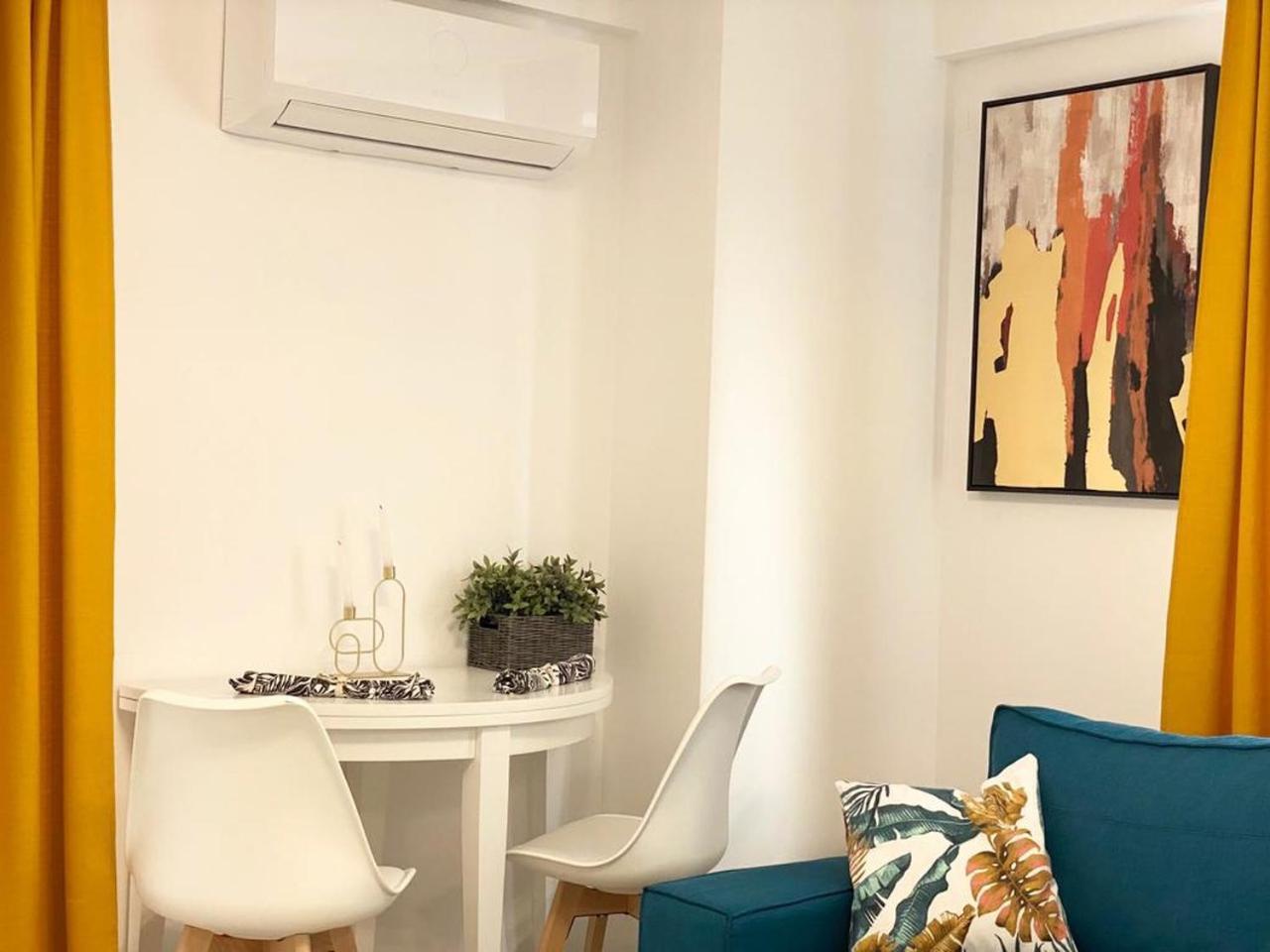 Appartamento The Painter - Timpuri Noi 1Br With Parking Bucarest Esterno foto