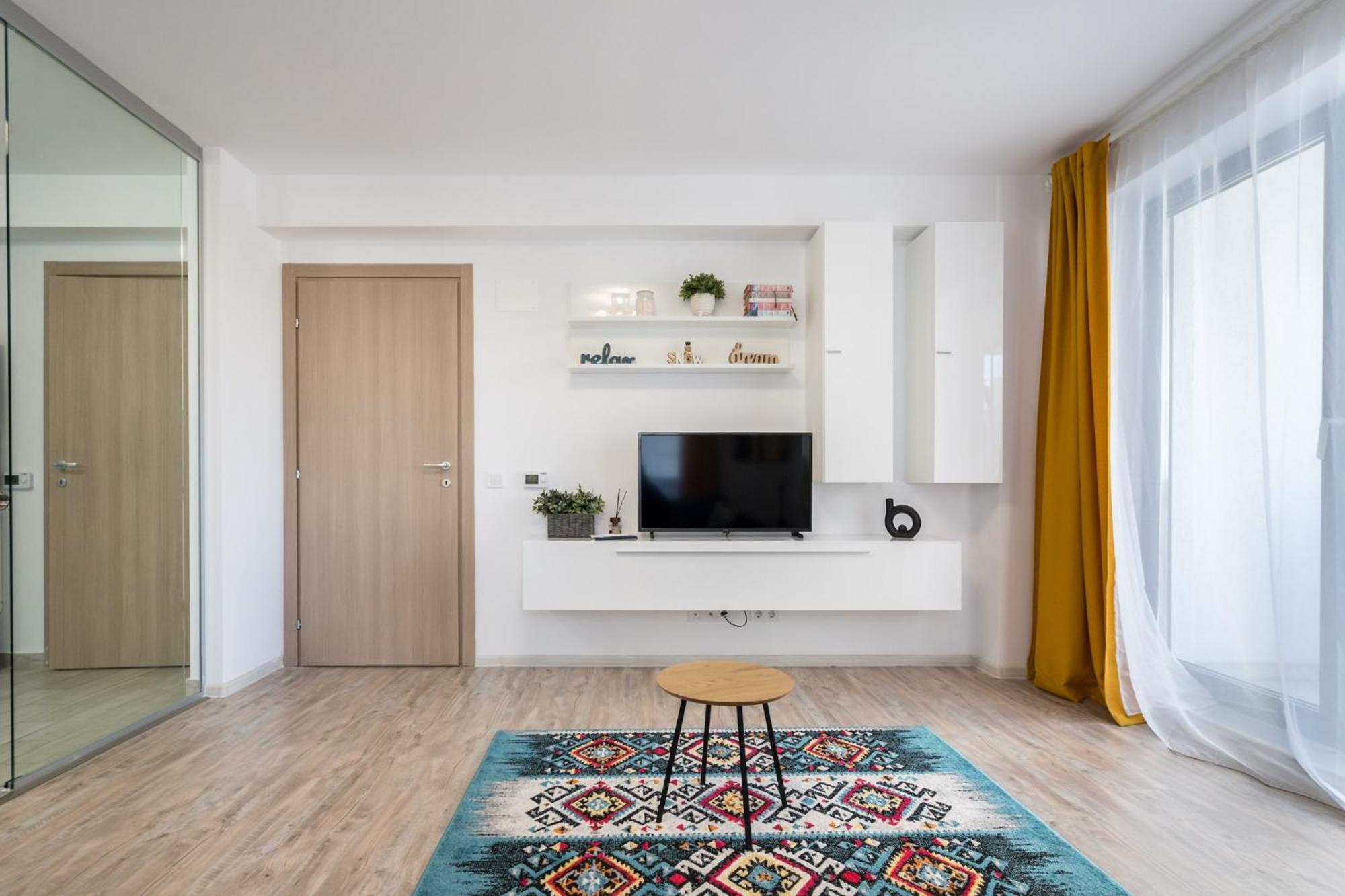 Appartamento The Painter - Timpuri Noi 1Br With Parking Bucarest Esterno foto